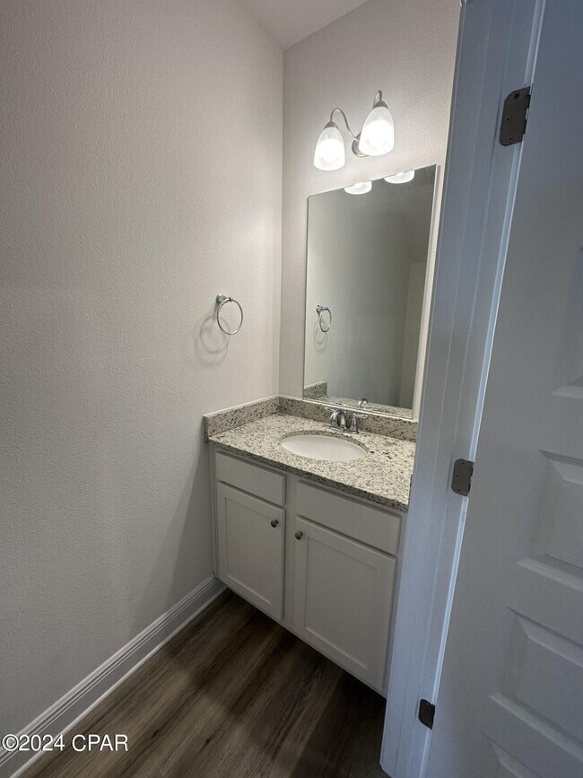 Building Photo - 488 Melrose Wy