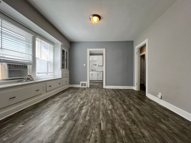 Building Photo - 2186 Wascana Ave