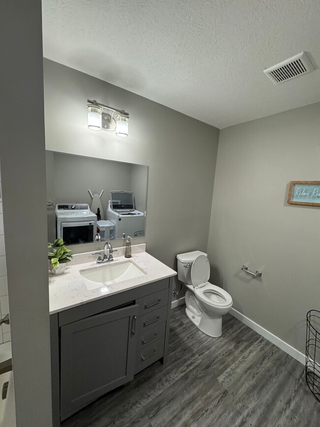 Building Photo - 241 Berry Ln