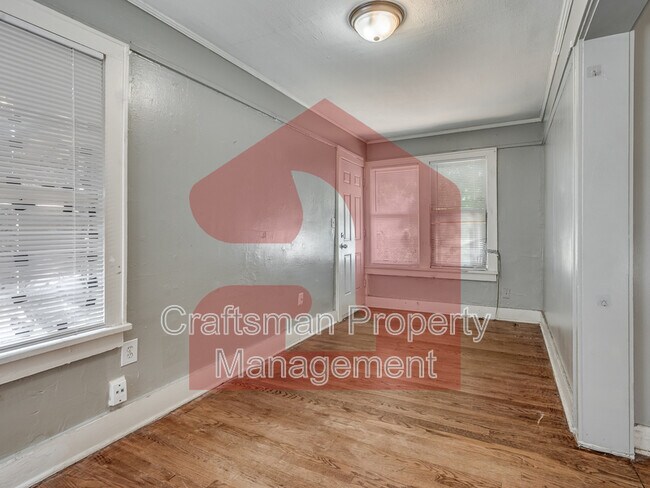 Building Photo - 2309 1/2 N Florida Ave