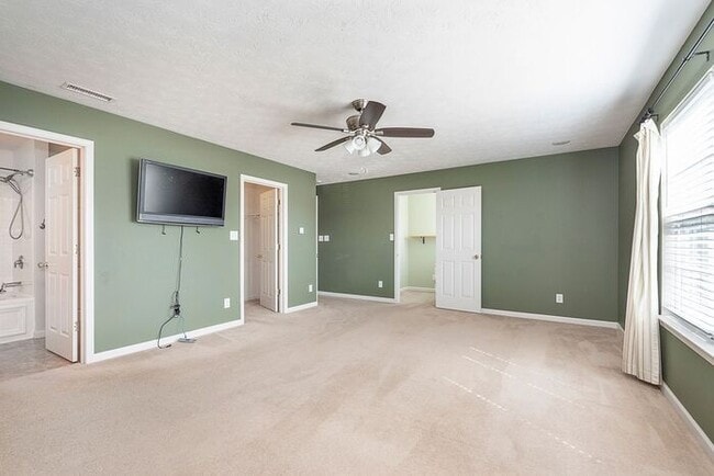 Building Photo - 4 Bedroom Home With Pond View in Top Rated...