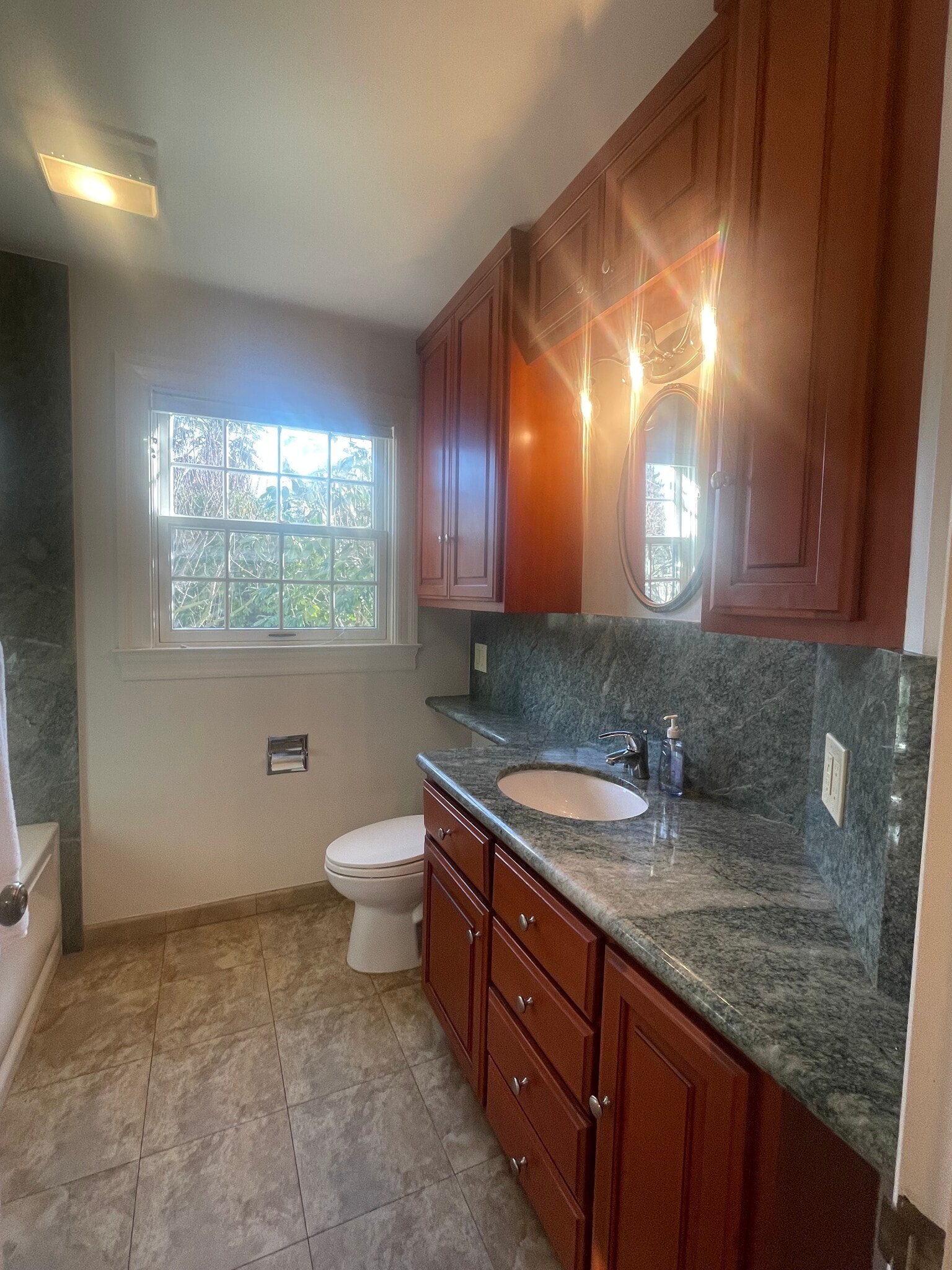 Building Photo - 200 Iris Way