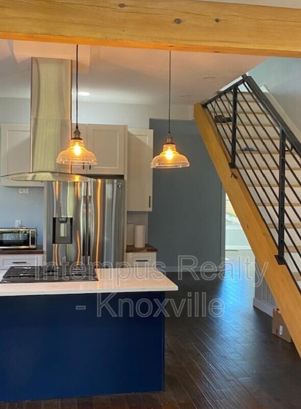 Building Photo - 2308 E 5th Ave