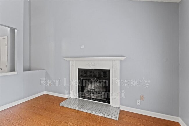 Building Photo - 3340 Featherston Dr