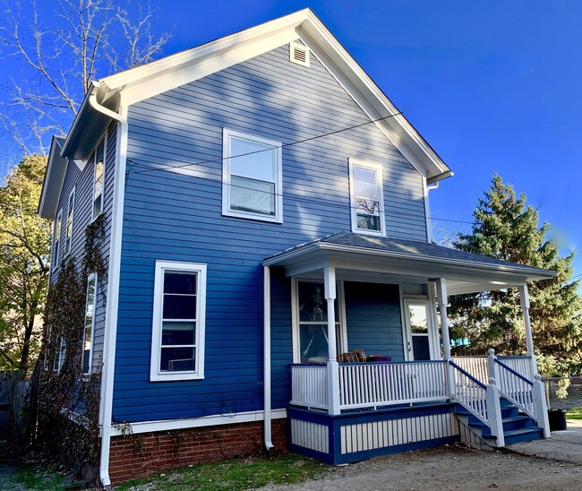 Building Photo - 265 Douglas Ave