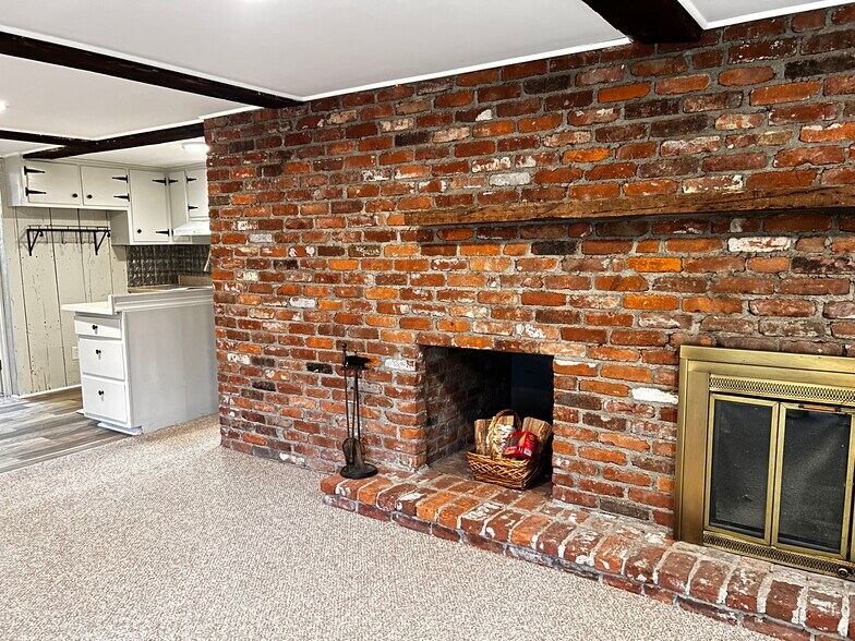 Building Photo - 1201 S 24th St