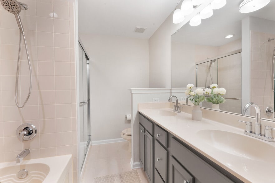 Primary Bath - 64 Henning Ter