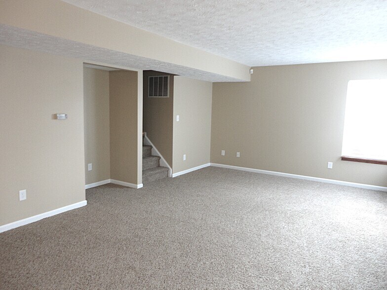 Building Photo - 9990 Palmaire Pl