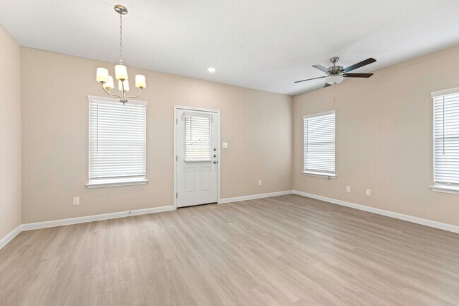 Building Photo - 10614 Kiana Way