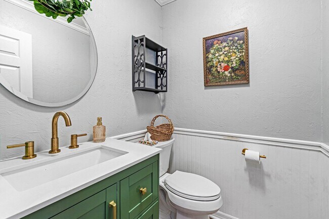 Building Photo - 12101 Tumbleweed Ct