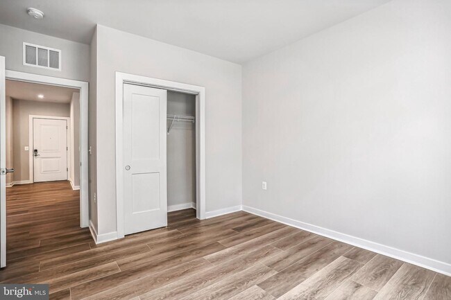 Building Photo - 1675 Bandit Loop