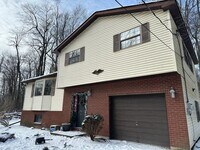 Building Photo - 1014 Hickory Run Rd