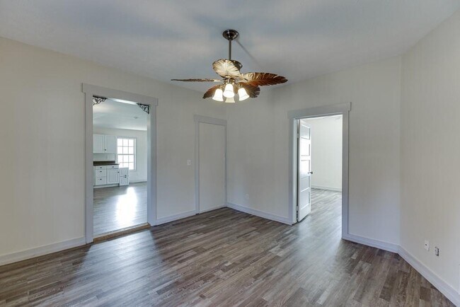 Building Photo - 1051 Gage Dr