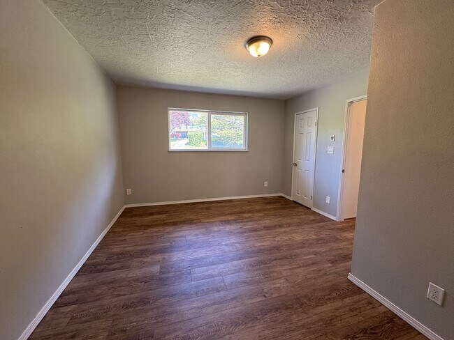 Building Photo - 241 S Quadrant St