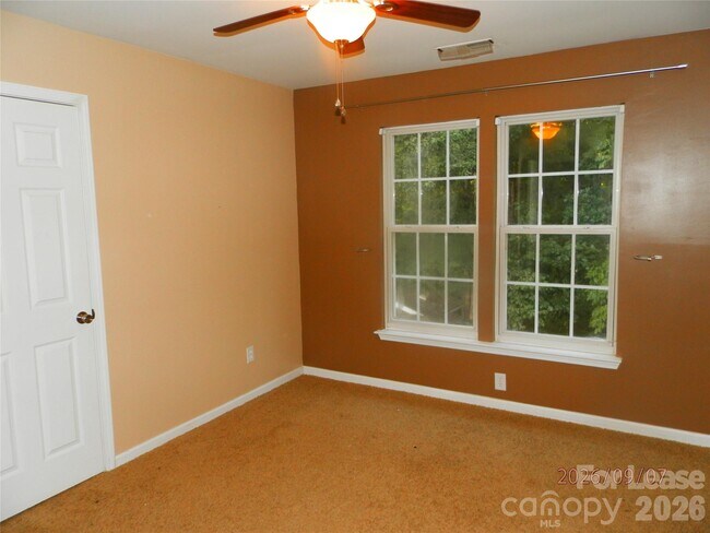 Building Photo - 7910 Kingston Dr