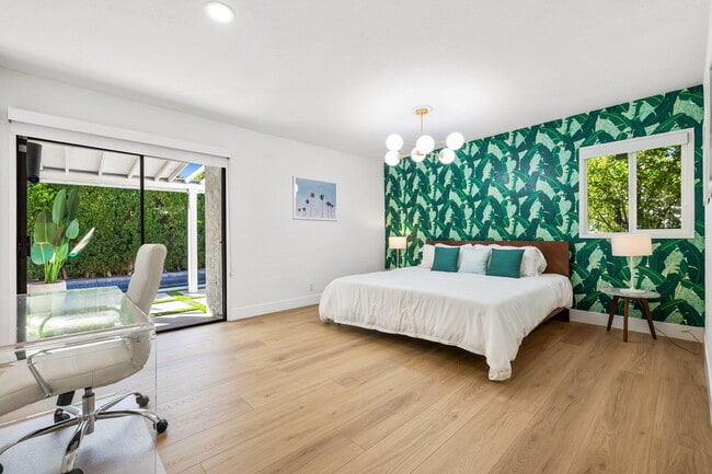 Building Photo - 1433 E Caleta Way