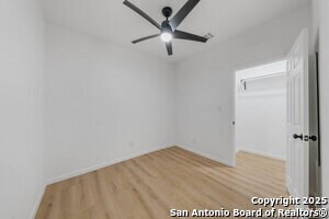 Building Photo - 1407 W Mistletoe Ave