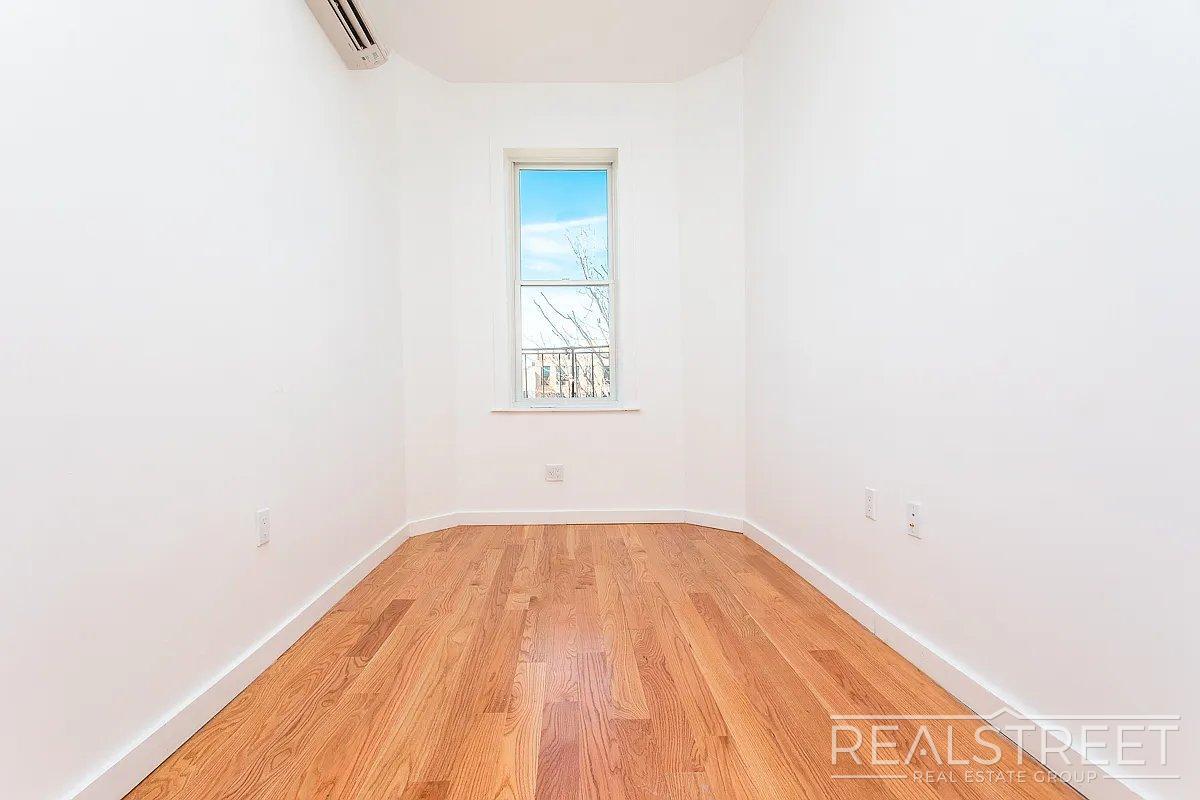 Building Photo - Troutman Street