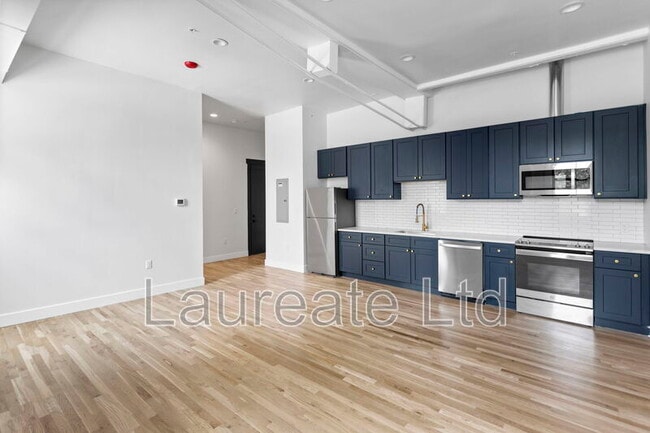 Building Photo - 1736 E 31st Ave