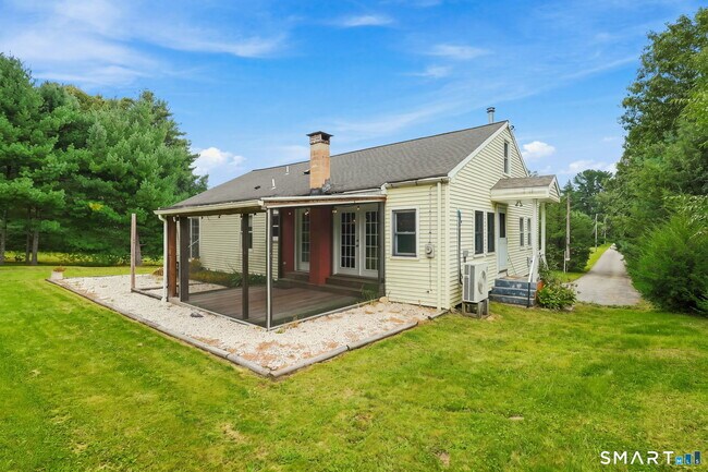 Building Photo - 107 Town Farm Rd