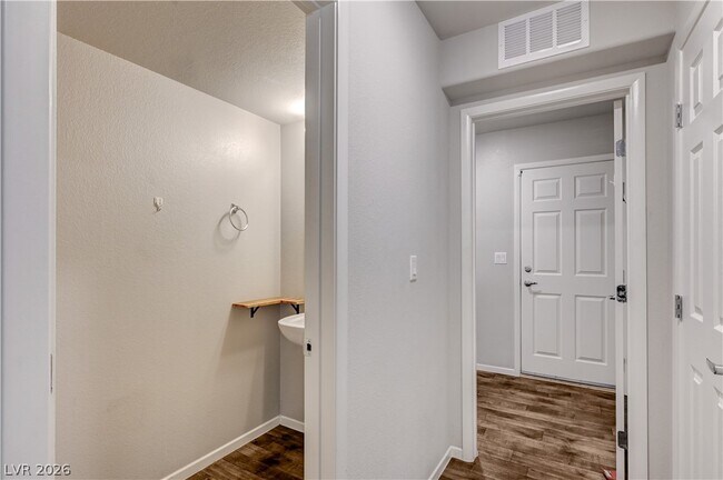 Building Photo - 4710 Flower Moon Ave