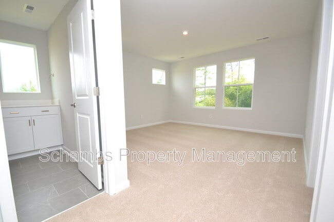 Building Photo - 1226 Bessie Ct