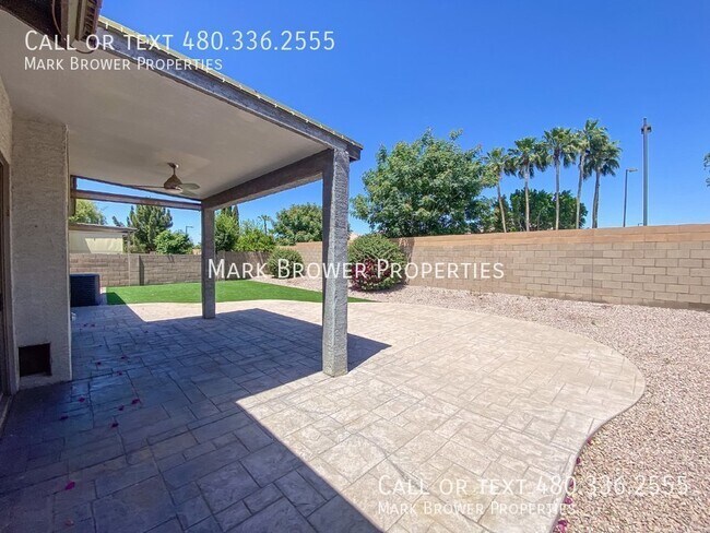 Building Photo - 3918 E Juanita Ave
