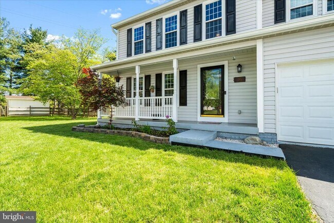 Building Photo - 5021 Mallard Ln