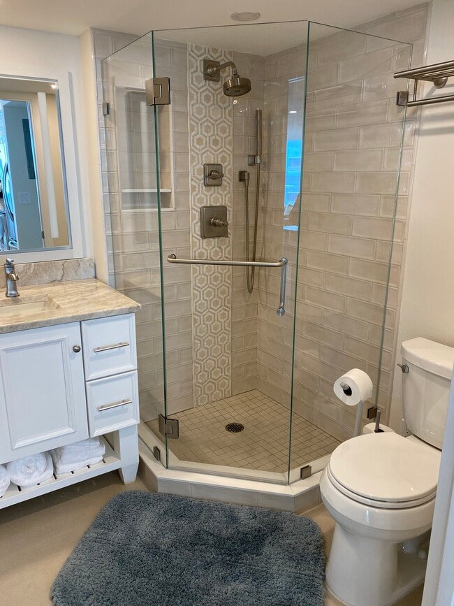 2nd bath - 1620 S Ocean Blvd