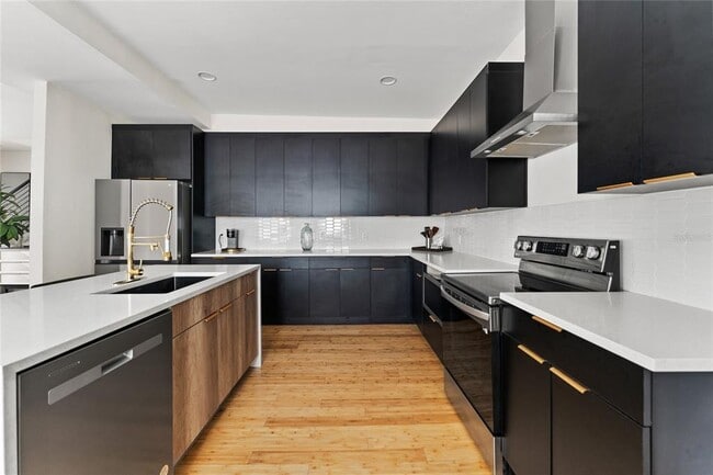 Building Photo - 680 25th Ave S