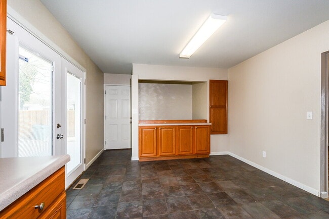 Building Photo - 760 Hazelvalley Dr