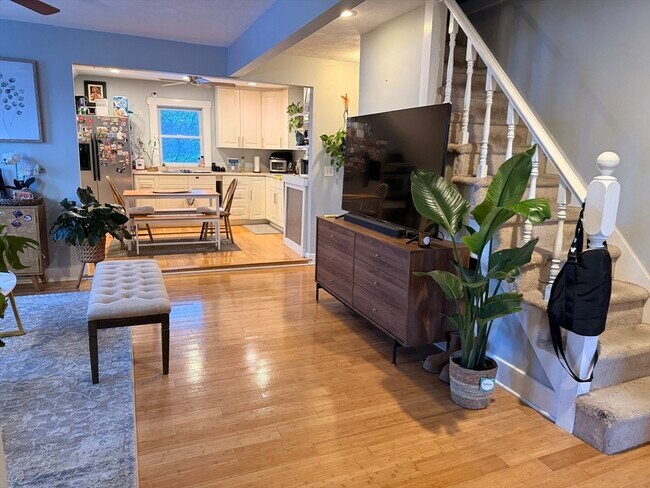 Building Photo - 22 Linden Rd