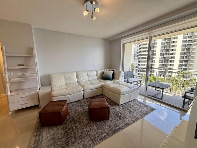 Building Photo - 770 Claughton Island Dr