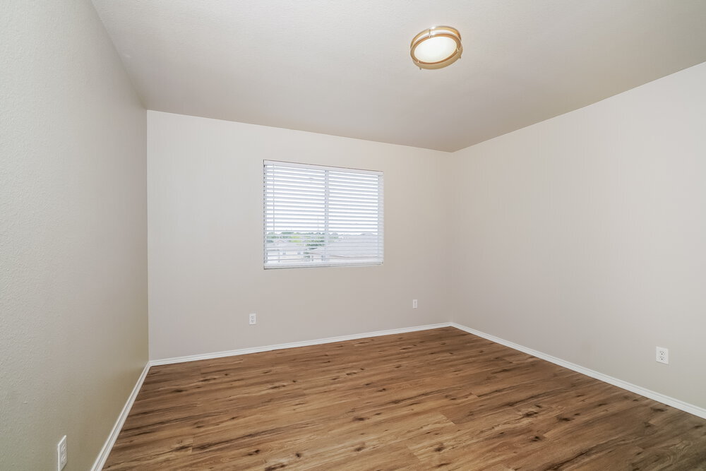 Building Photo - 228 Weeping Willow