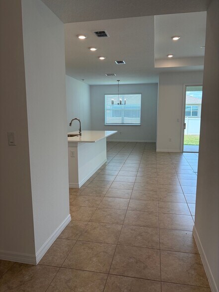 Building Photo - 5754 Southwest 71st Avenue