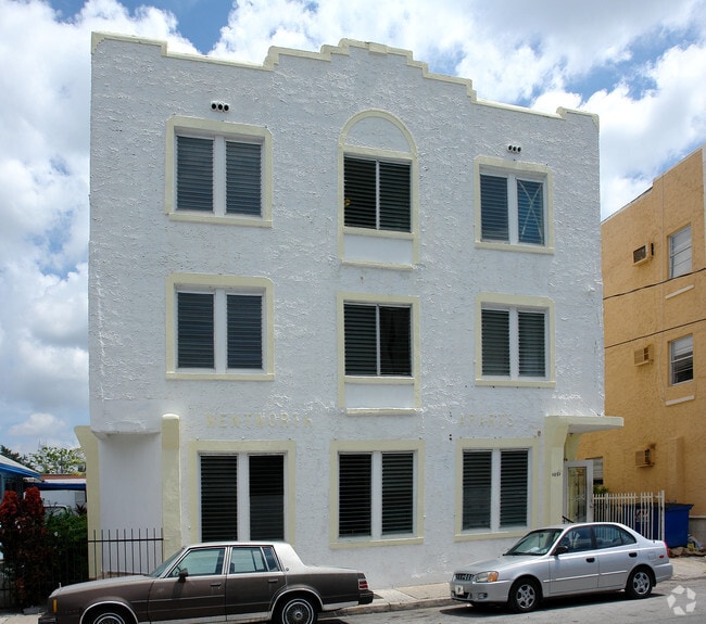 Building Photo - Havana Heights