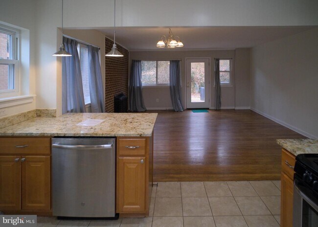 Building Photo - 206 Wayne Ave