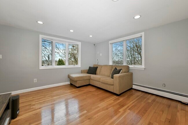 Building Photo - 5 Clarken Ct