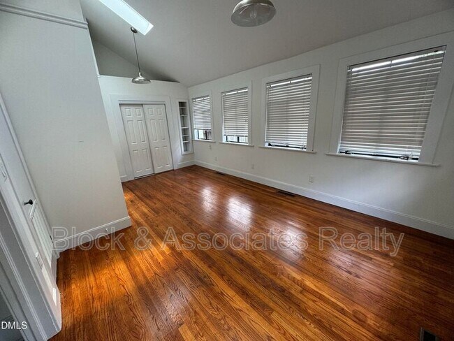 Building Photo - 3129 Stanhope Ave