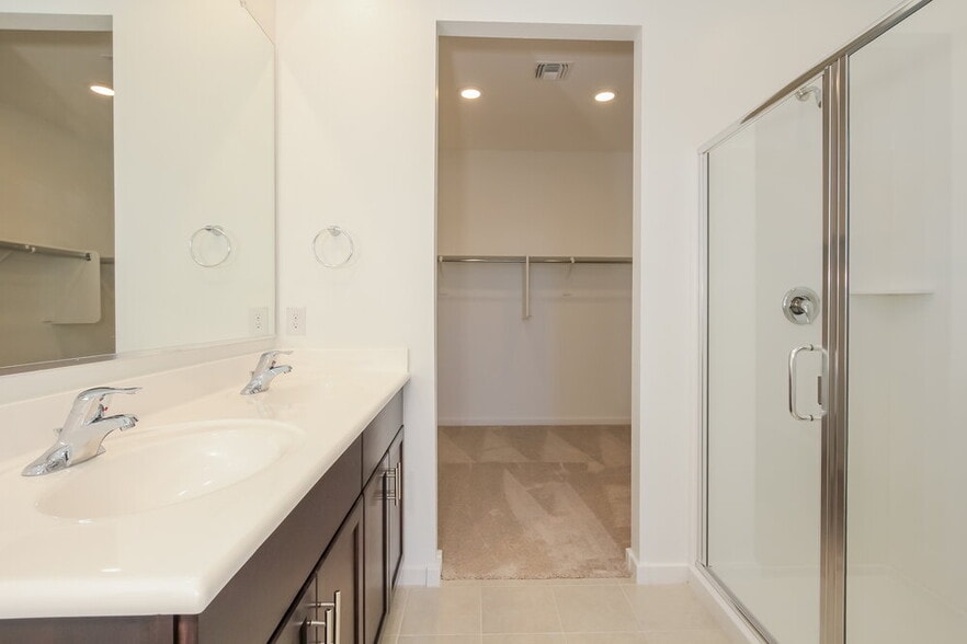 Building Photo - 11022 W Marguerite Ave