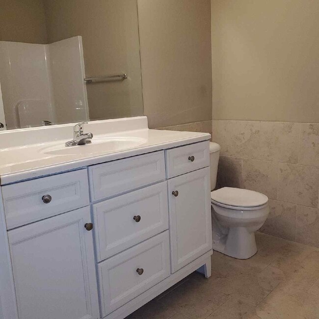 Building Photo - 903 W Gay St