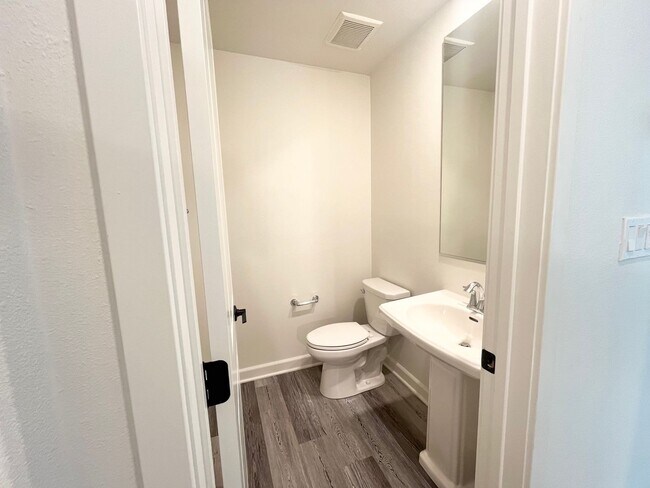 Building Photo - 16755 Coyote Bush Dr
