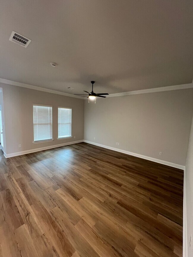 Building Photo - 17 Venecia Ct