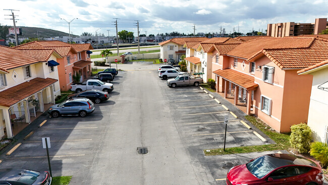 Building Photo - 10101 W Okeechobee Rd