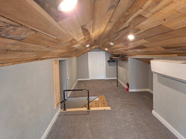 Building Photo - 1084 Nease Dr