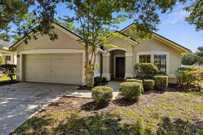 Building Photo - Single-Story OakLeaf Plantation Home Near Shopping, Schools and Recreation