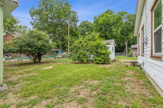 Building Photo - 5805 Tracyne Dr