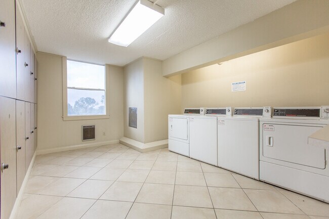 Building Photo - 1131 Stringers Ridge Rd