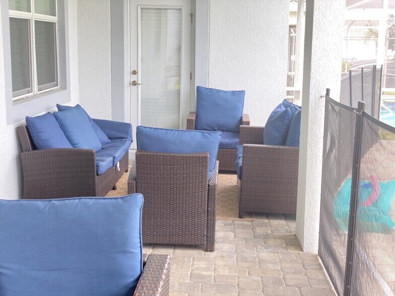 Building Photo - 9047 Stinger Dr