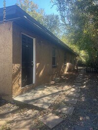 Building Photo - 3254 Phyllis St